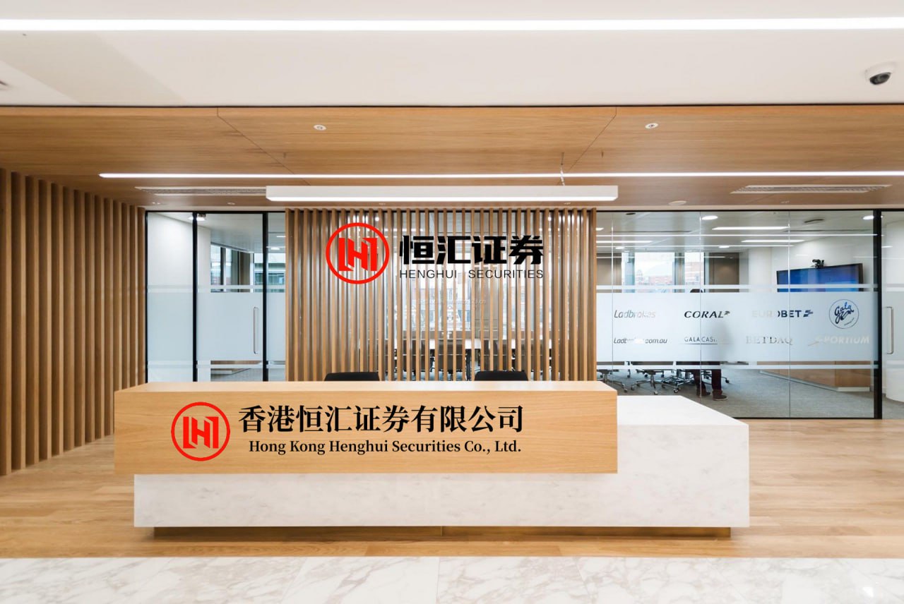 苏州配资门户官网 中国人民银行行长潘功胜会见标准银行集团首席执行官西姆·沙巴拉拉